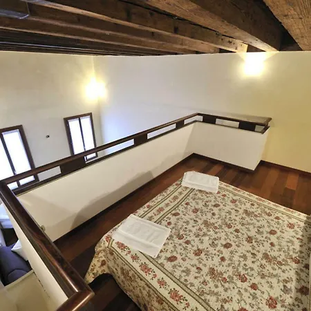 Castello Di Godego Sleeps 5 Wifi T248512 *